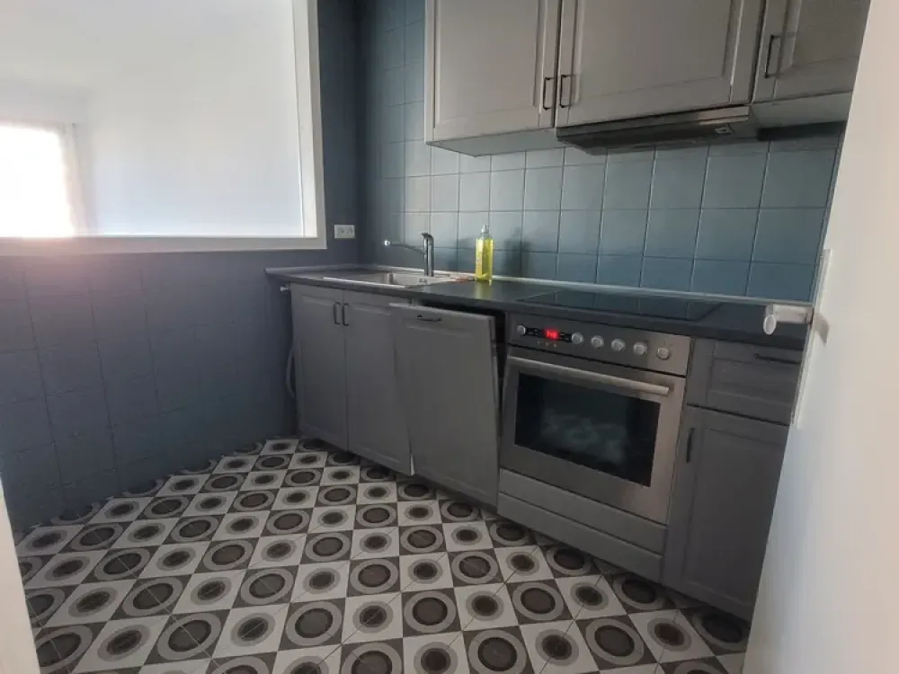 Vollständig renovierte 2-Zimmer-Wohnung mit Balkon und EBK in Stuttgart
