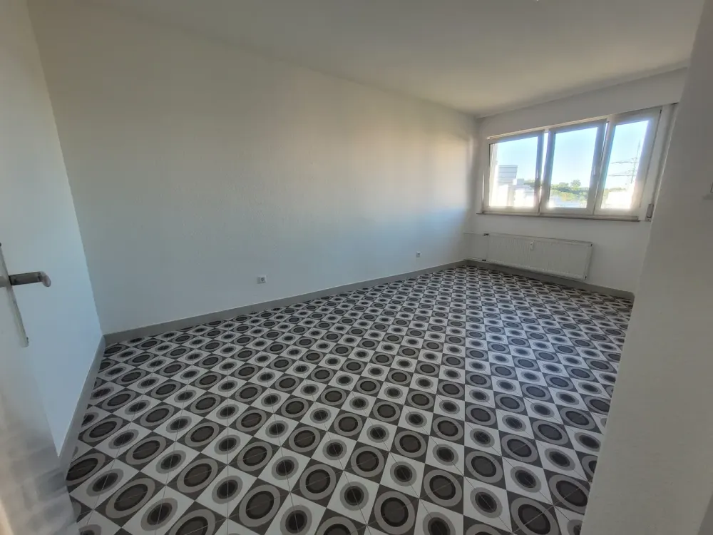 Vollständig renovierte 2-Zimmer-Wohnung mit Balkon und EBK in Stuttgart