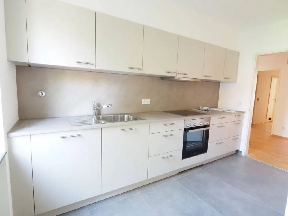 Charmante und helle 3-Zimmerwohnung mit moderner neuer Einbauküche, 2 x Balkon und Loggia in einem der schönsten Stadtteile von Nürnberg