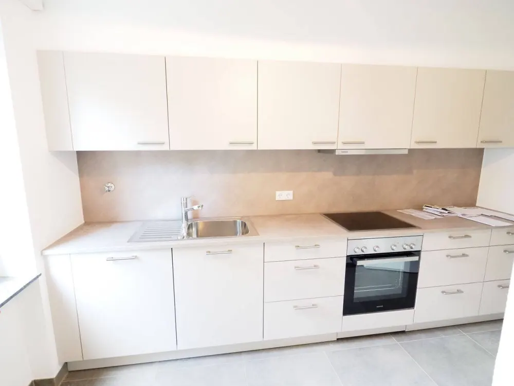 Charmante und helle 3-Zimmerwohnung mit moderner neuer Einbauküche, 2 x Balkon und Loggia in einem der schönsten Stadtteile von Nürnberg