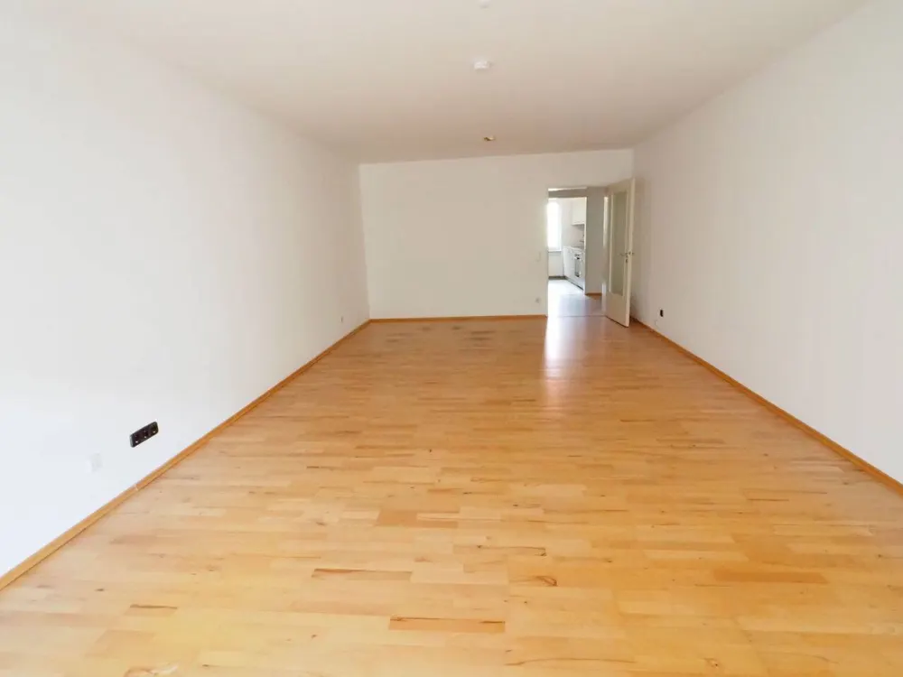 Charmante und helle 3-Zimmerwohnung mit moderner neuer Einbauküche, 2 x Balkon und Loggia in einem der schönsten Stadtteile von Nürnberg