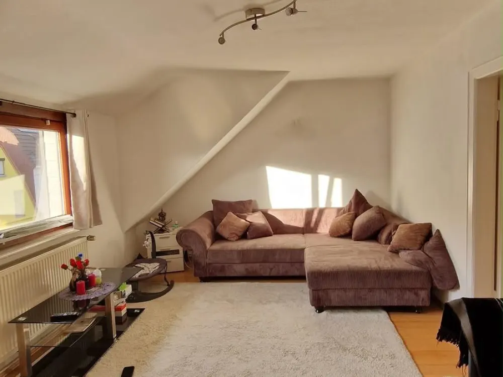 Schöne Dachgeschosswohnung in Neustadt