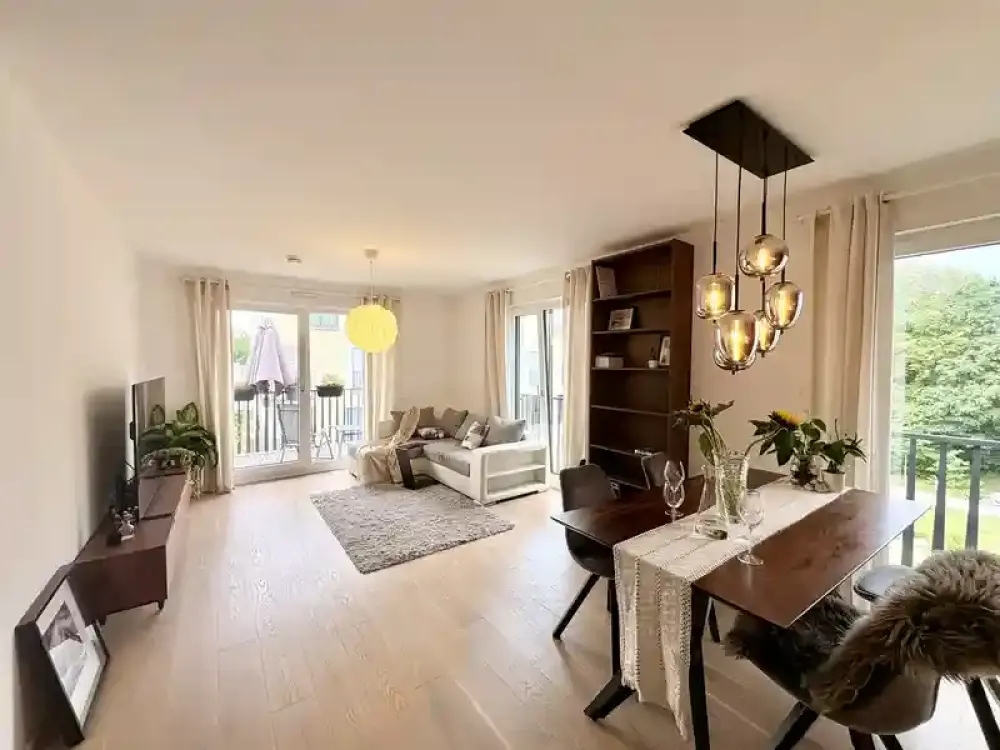 Bright, high-quality furnished 3-room apartment with south-west orientation and high-quality furnishings