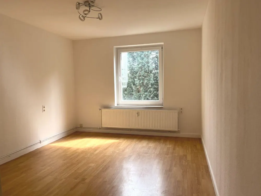 Helle 2-Zimmer-Wohnung mit Einbauküche in Hannover - Hainholz!