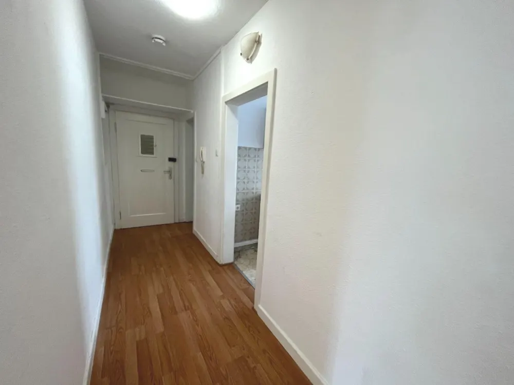 Helle 2-Zimmer-Wohnung mit Einbauküche in Hannover - Hainholz!