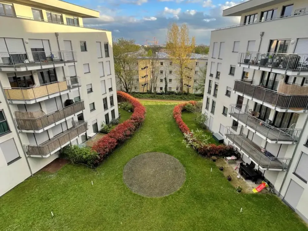 SHK Neuvorstellung !! "Stylische 2-Zimmer-NB-WHG" FFM Europaviertel. Frei ab 01.10.26 !!!