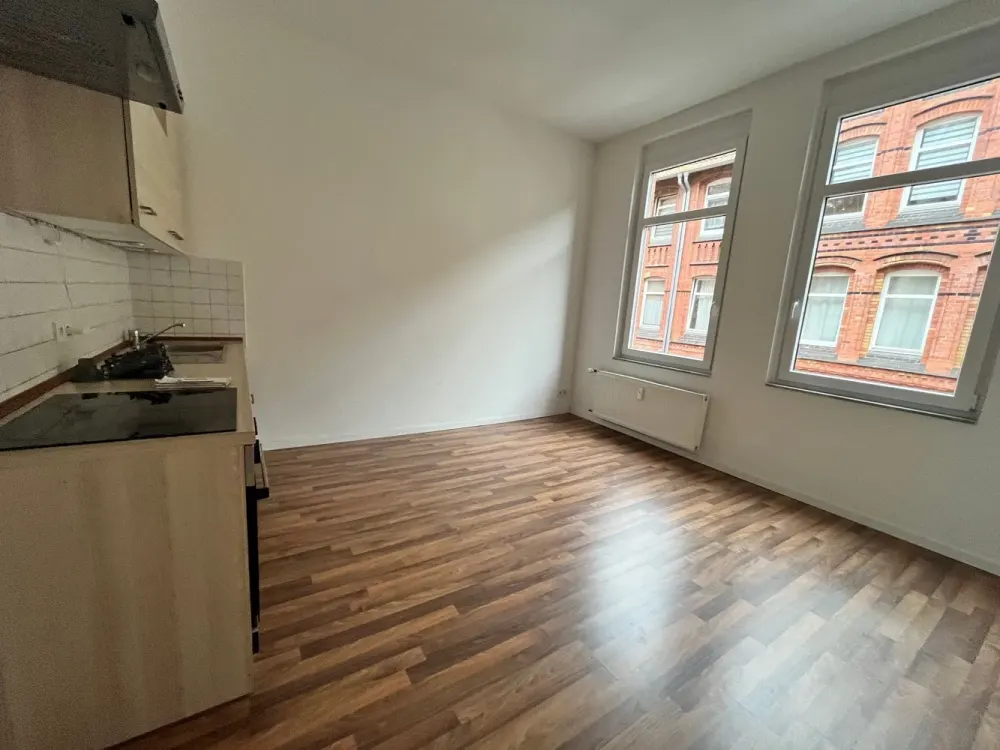 Schöne 2-Zimmer-Wohnung im 1. Obergeschoss mit Einbauküche in Hannover - Linden Süd!