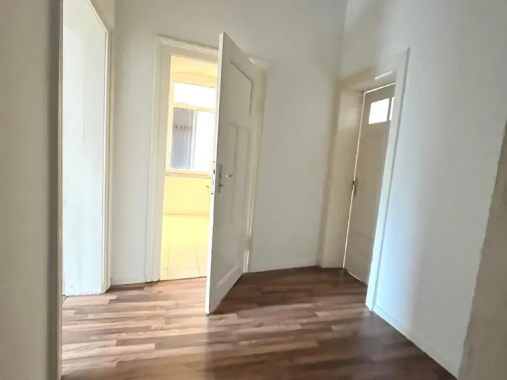 Schöne 2-Zimmer-Wohnung im 1. Obergeschoss mit Einbauküche in Hannover - Linden Süd!