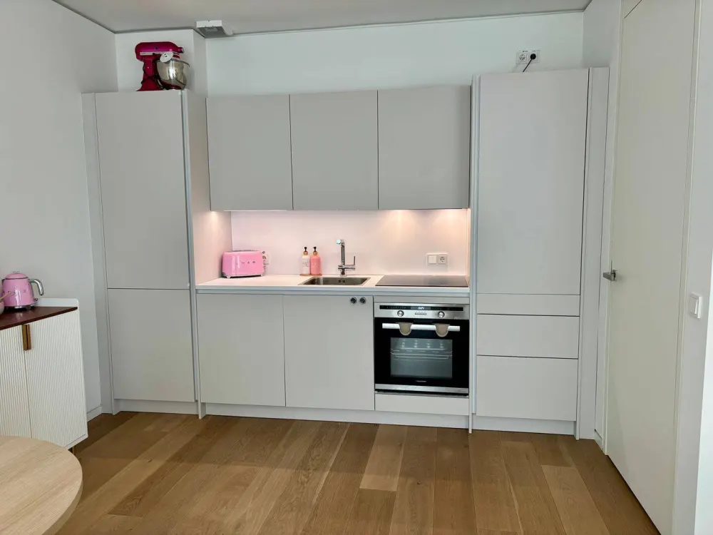 Maritimes Wohnen mit Elbblick im Luxustower FiftyNine Strandkai // Bestlage HafenCity