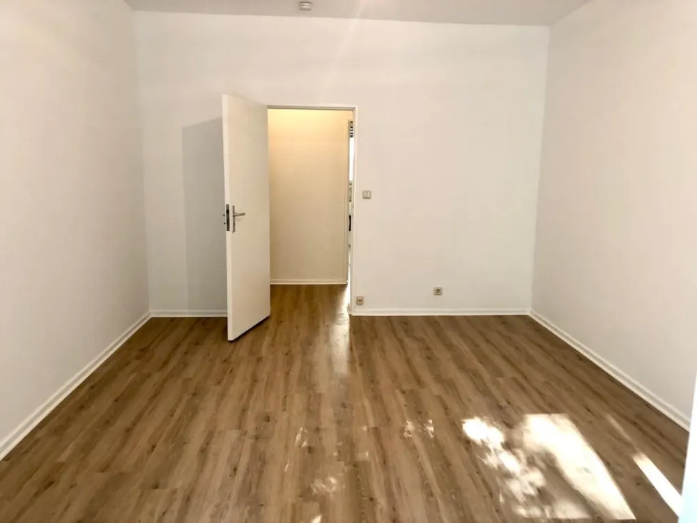 1-Zimmer -Wohnung mit verglaster Loggia