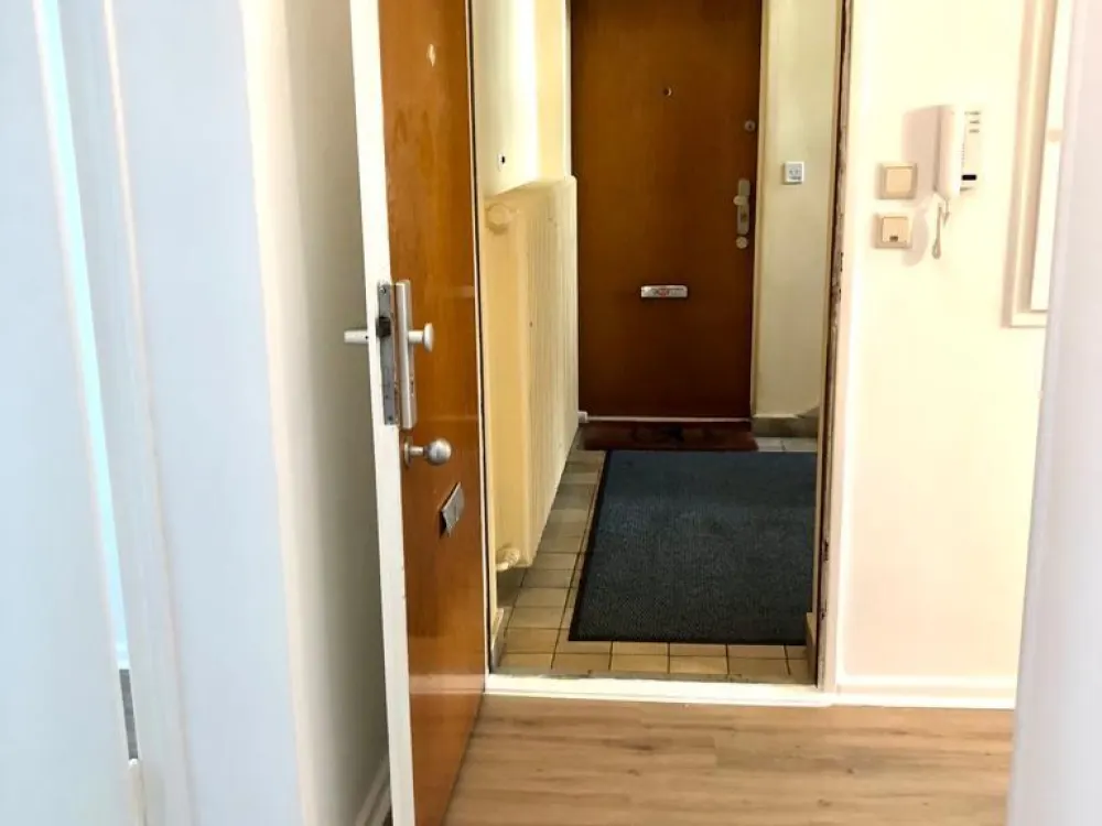 1-Zimmer -Wohnung mit verglaster Loggia