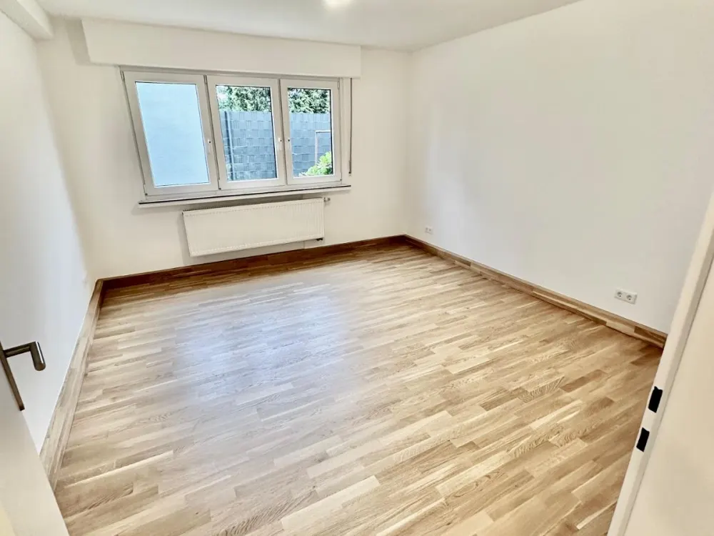 Top sanierte 3 Zimmer Souterrain Wohnung