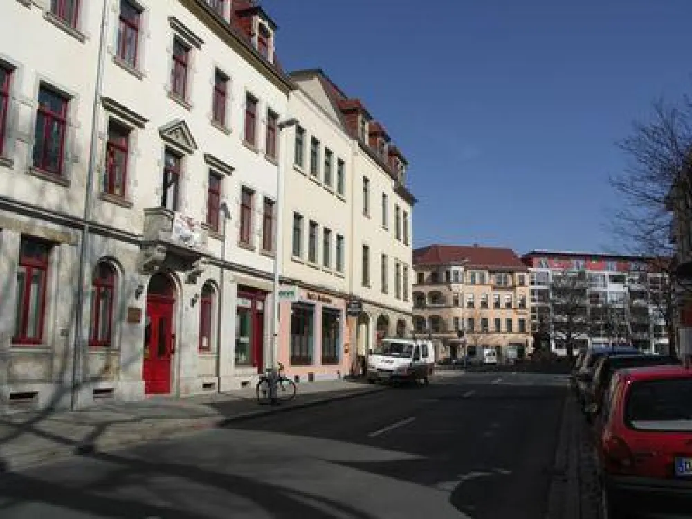 Hochwertig sanierte 2 Raum-Altbauwohnung