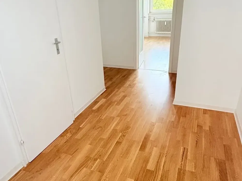 Großzügige 3-Zimmer-Wohnung mit neuer Einbauküche und Balkon