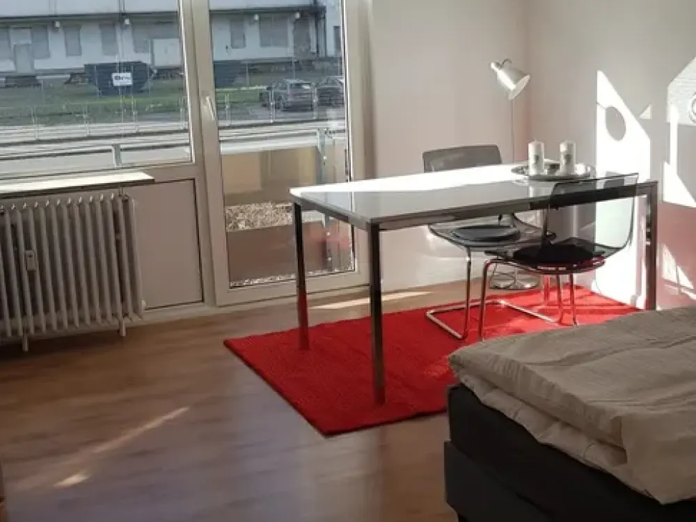 Möblierte 2-Zimmer-Wohnung mit großer Küche in Deutz, kurzfristige Anmietung möglich