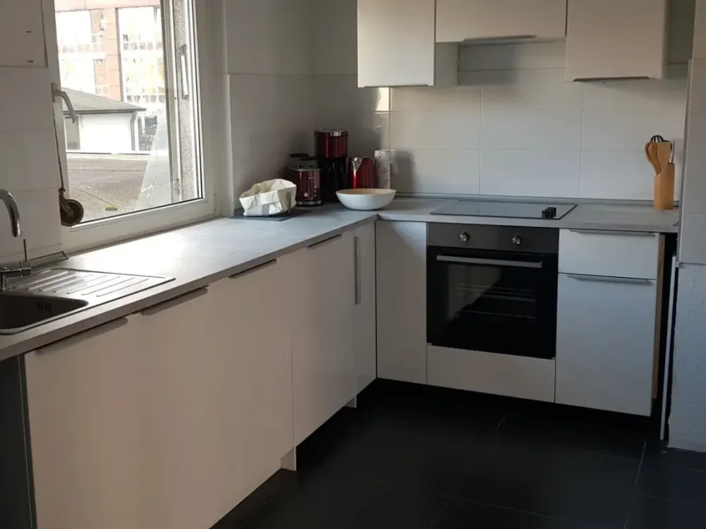 Möblierte 2-Zimmer-Wohnung mit großer Küche in Deutz, kurzfristige Anmietung möglich