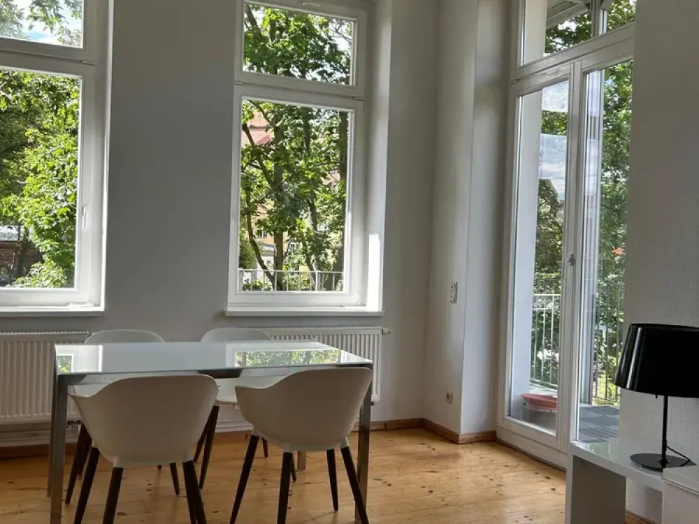 Möblierte Altbauwohnung in bester Kiezlage am Mauerpark // Furnished Apartment near Mauerpark