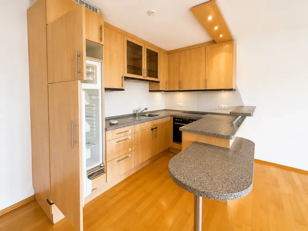 Stilvolle 2-Zimmer-Wohnung mit Balkon, Aufzug und Stellplatz in Sachsenhausen