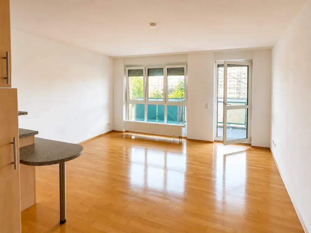 Stilvolle 2-Zimmer-Wohnung mit Balkon, Aufzug und Stellplatz in Sachsenhausen