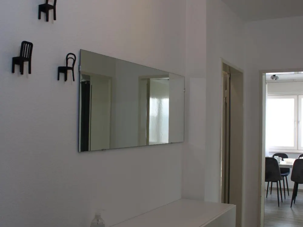 Gepflegte Wohnung 2 Zimmern (Küche / BAD) sowie Balkon und EBK in