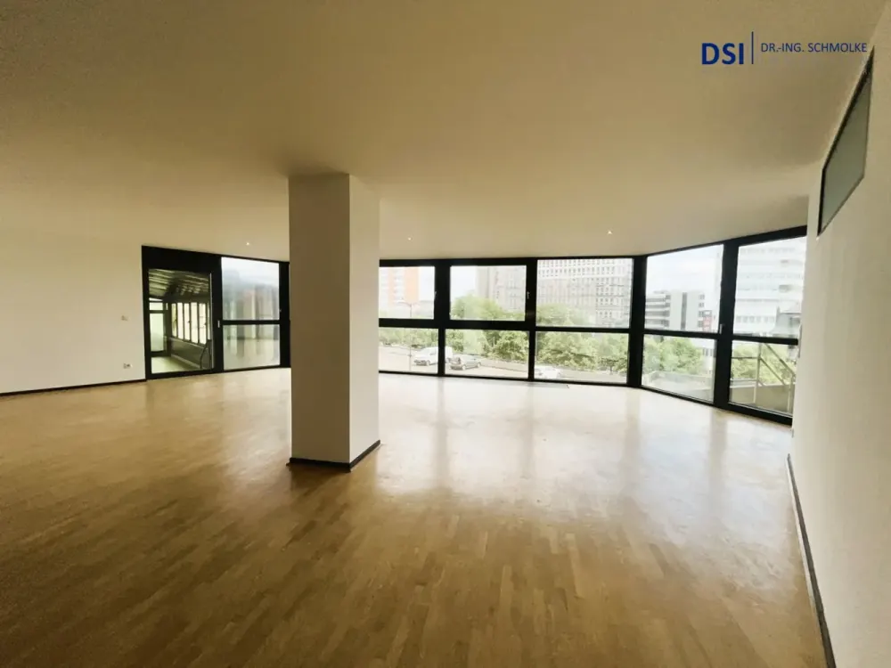 Sülz: Exklusives Wohnen im Loft mit viel Licht