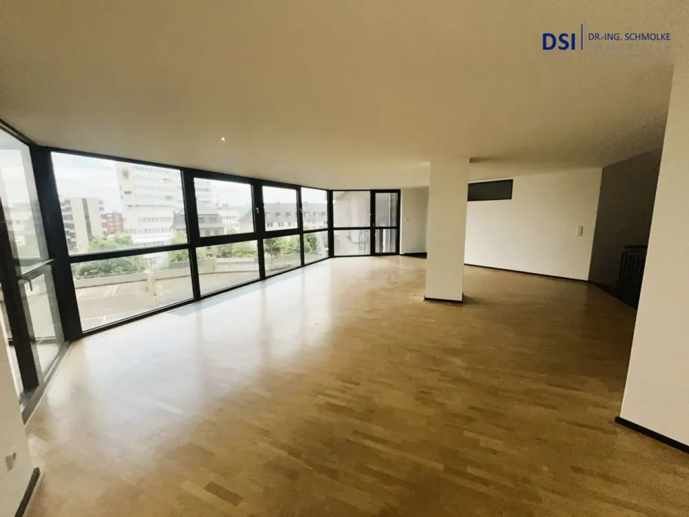 Sülz: Exklusives Wohnen im Loft mit viel Licht