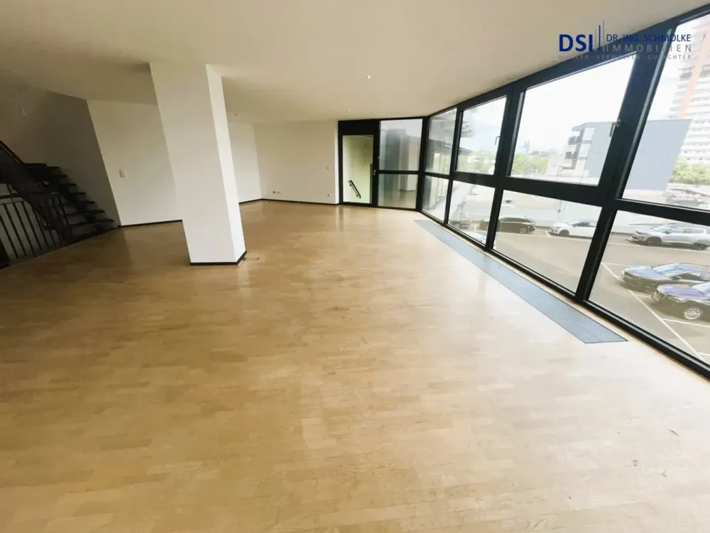 Sülz: Exklusives Wohnen im Loft mit viel Licht
