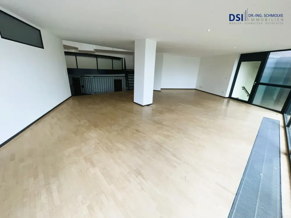 Sülz: Exklusives Wohnen im Loft mit viel Licht