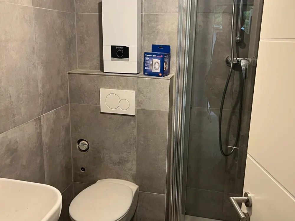 2 Zimmer Kernsaniert Sehr Zentral Bungalow mit Garten