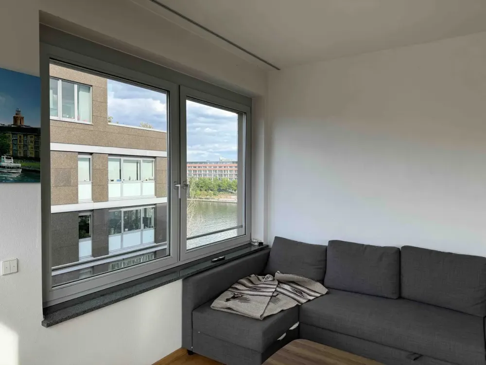 Lichtdurchflutete Wohnung mit Hafenblick