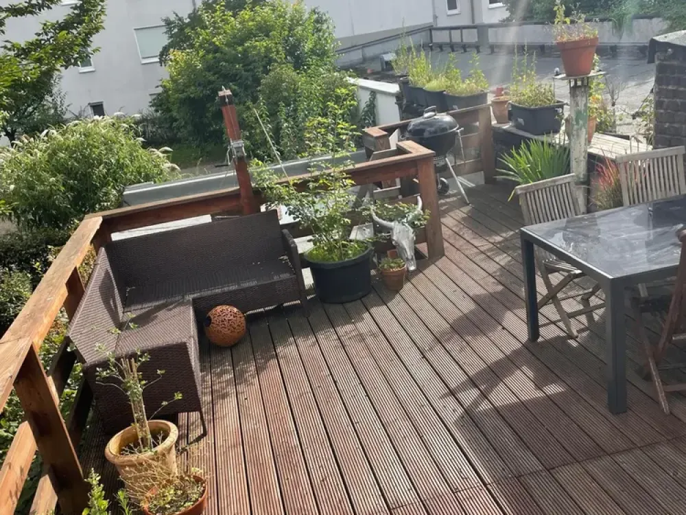 Wohnen mit Charakter, 4-Zimmer-Wohnung in Toplage Köln Ehrenfeld mit eigenem Dachgarten.