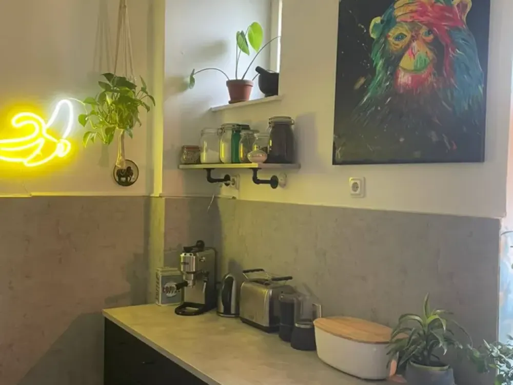 Wohnen mit Charakter, 4-Zimmer-Wohnung in Toplage Köln Ehrenfeld mit eigenem Dachgarten.