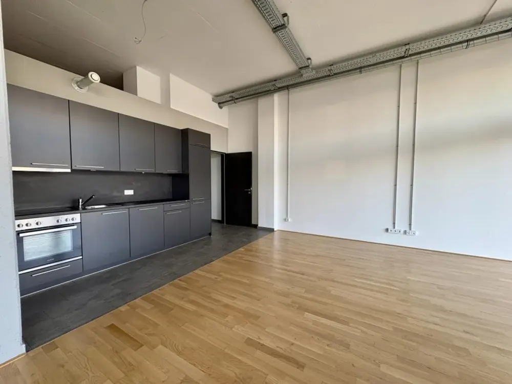 Available Immediately! Loft Apartment in Bremen. Close to the Center, Modern, with Balcony and Fitted Kitchen