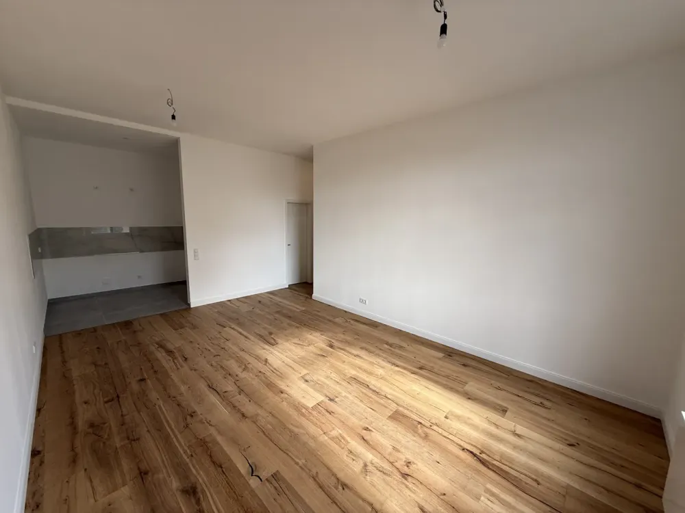 3-Zimmer-Altbauwohnung, kernsaniert, 3,10 m Deckenhöhe, Nähe Sana Klinikum