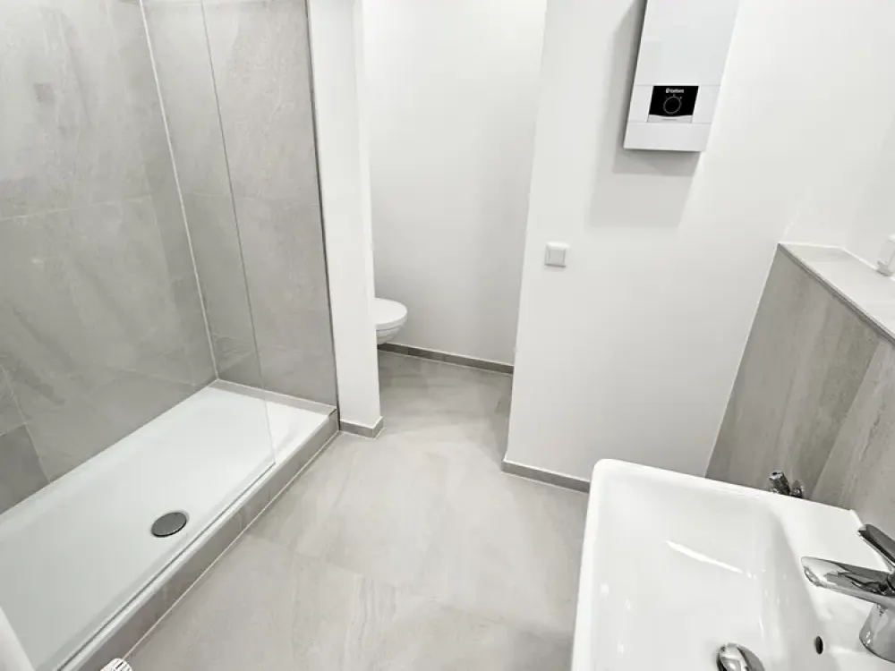Geschmackvolle 2,5-Zimmer-Wohnung mit luxuriöser Innenausstattung mit Balkon in Neuss
