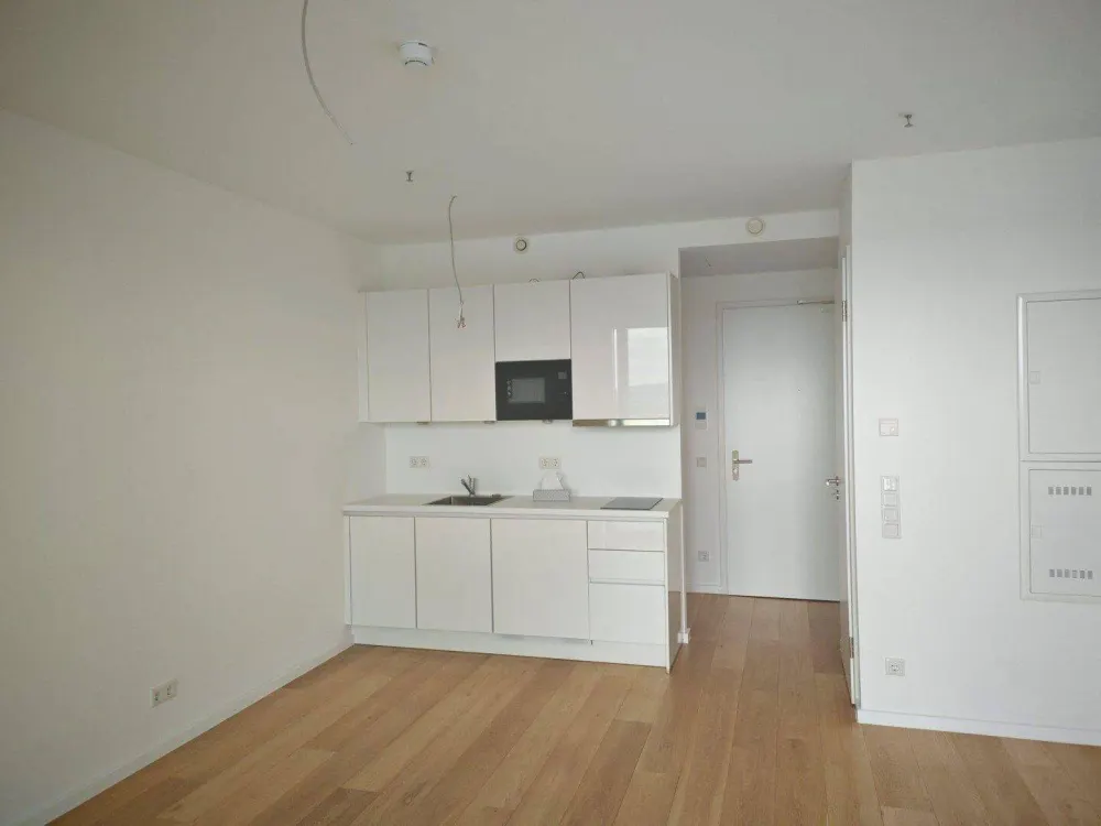 Luxuriöses Wohnen über den Dächern von Frankfurt: Exklusives Apartment im 23. OG des EDEN Tower
