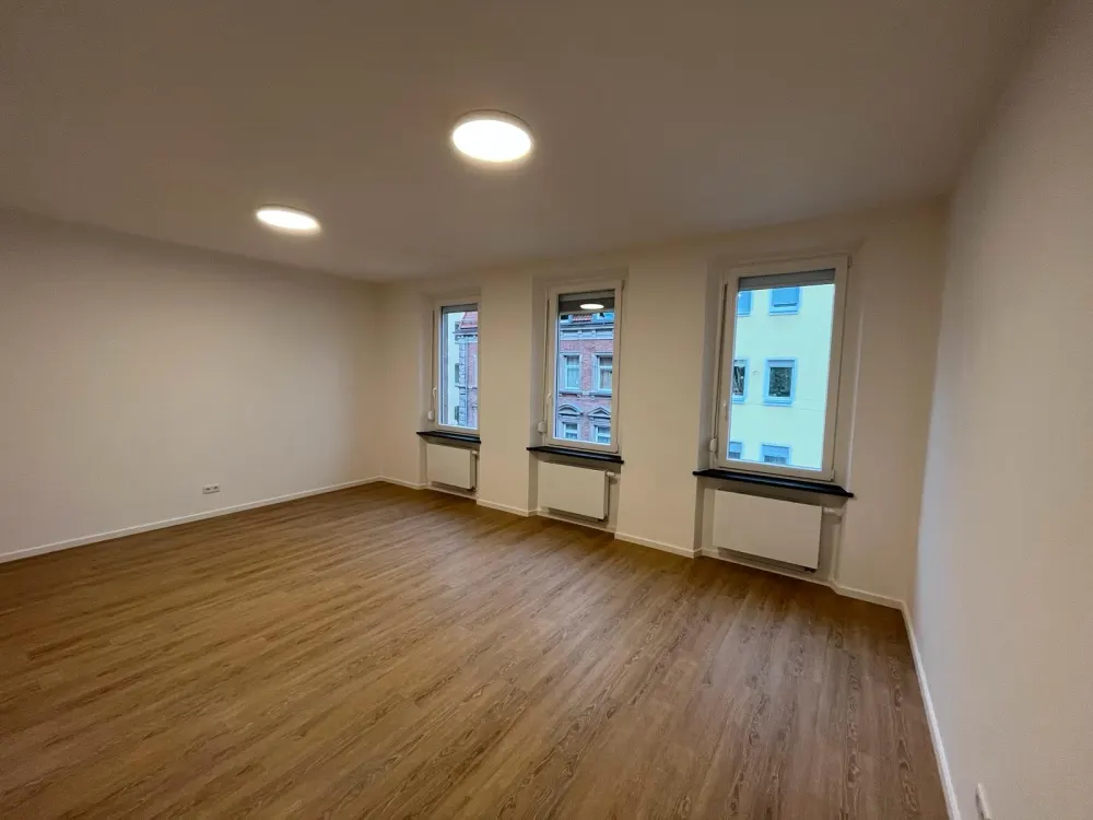 Alles NEU, 2Zi,Kü,Bad, Altbauwohnung, ab sofort