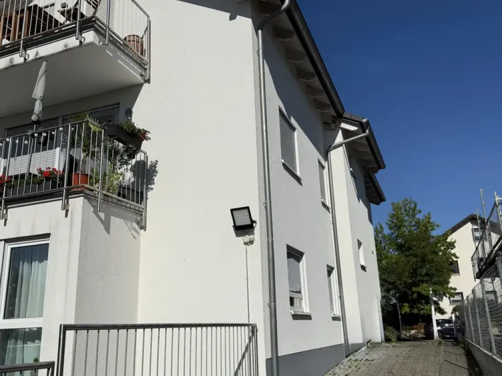 Moderne EG Wohnung in ruhiger Lage mit Terrasse und Garten