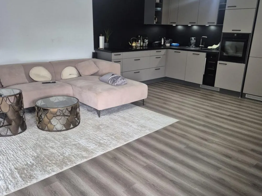 WG Zimmer 700Euro/Wohnung 1400Euro in Sarstedt