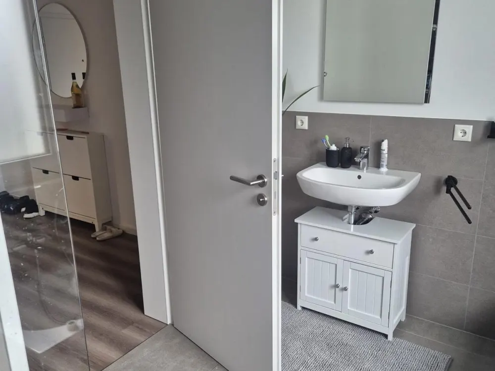 WG Zimmer 700Euro/Wohnung 1400Euro in Sarstedt