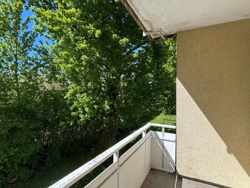 Helle, renovierte 3,5-Zimmer-Wohnung mit Balkon!