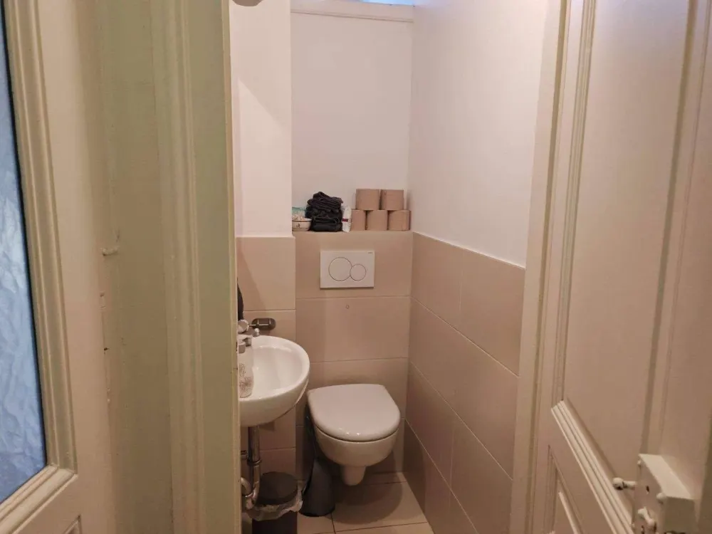 HELLE 3ZW WOHNUNG BALKON EBK DUSCHBAD ZENTRAL MAINZERLANDSTR 114 (PLATZ DER REPUBLIK/SKYLINE PLAZA)STRASSENBAHNHALTESTELLE VOR DEM HAUS)