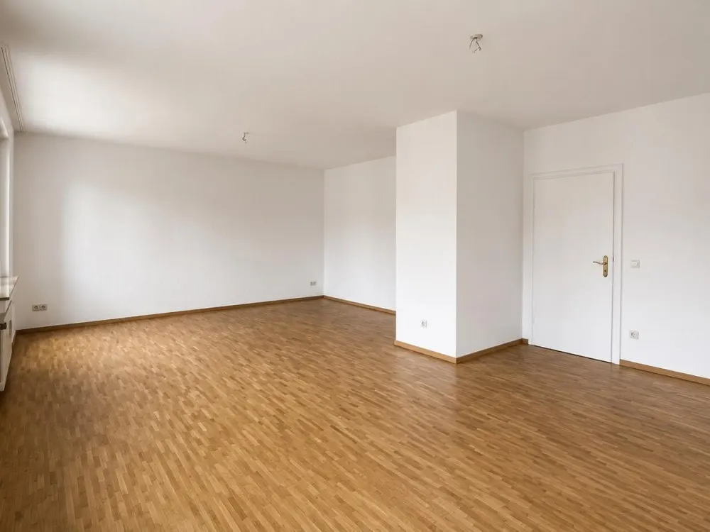 SANIERTE 2-ZIMMERWOHNUNG IN DER STADTMITTE ZU MIETEN!