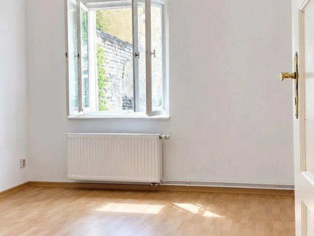 3-Raum Wohnung im Erdgeschoss mit Garten beim Nöldner Platz