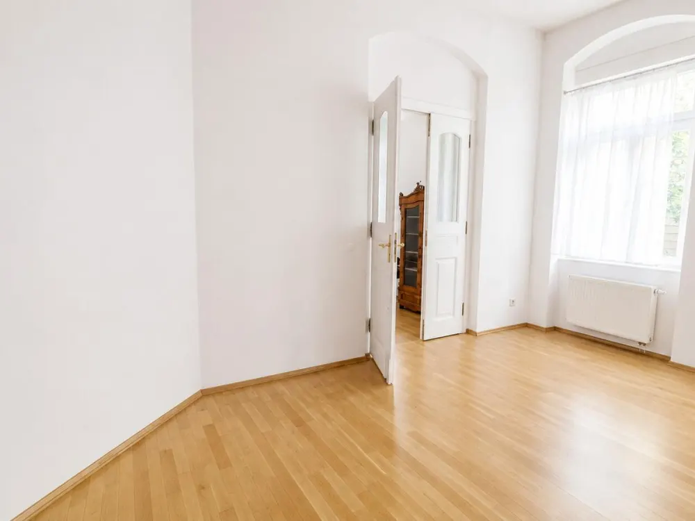 Your new home on Haydnstraße with balcony.