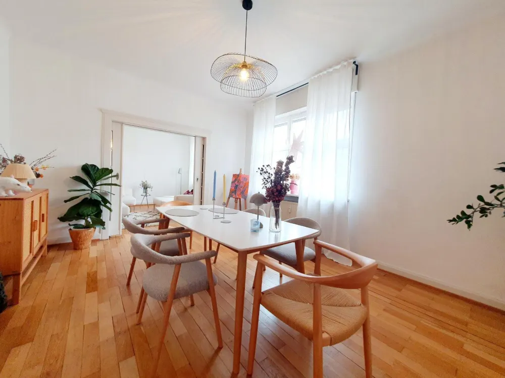 Helle, großflächige 4 - ZKB-Wohnung mit Balkon in zentraler Lage von Saarbrücken
