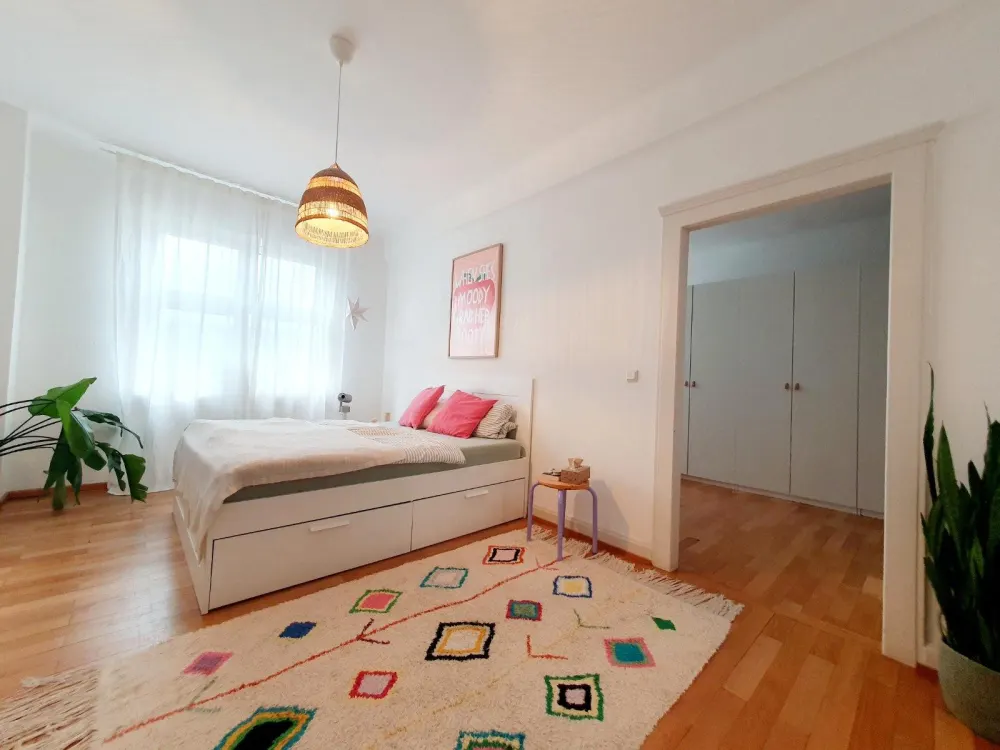 Helle, großflächige 4 - ZKB-Wohnung mit Balkon in zentraler Lage von Saarbrücken