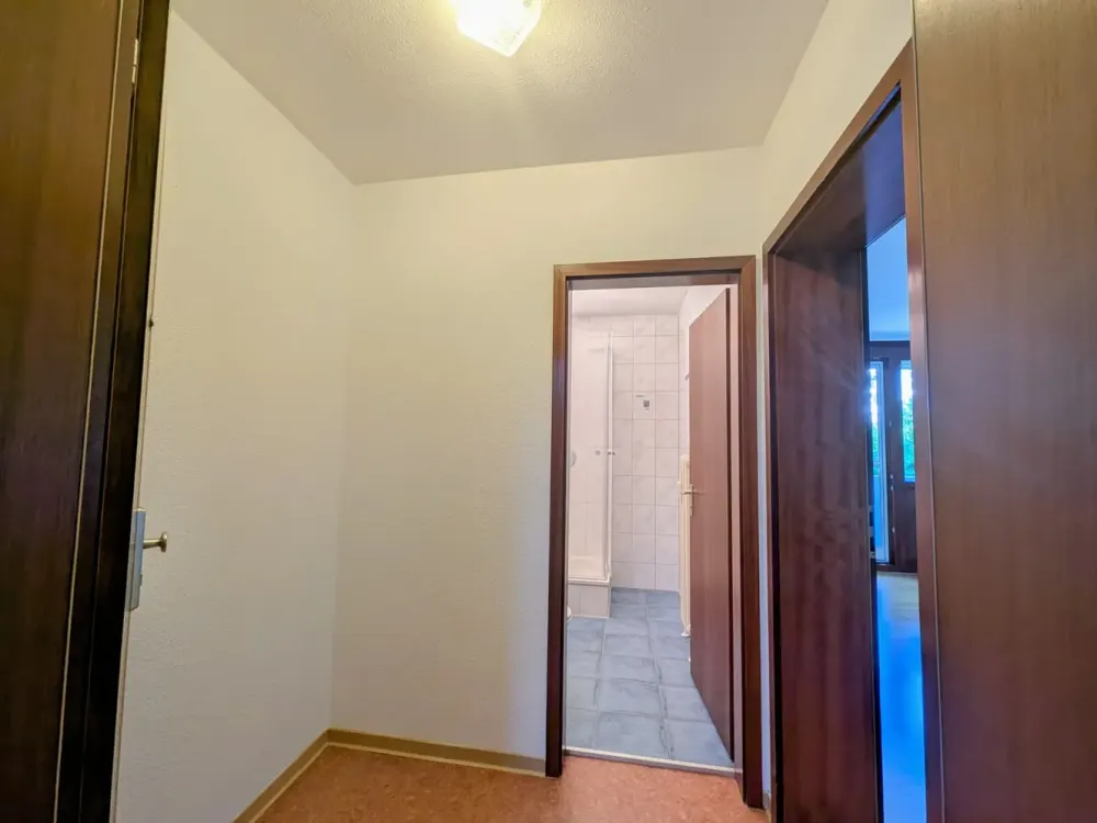 Frisch renovierte 1-Zimmer-Wohnung - Mit Einbauküche, Balkon, Keller und Tiefgarage