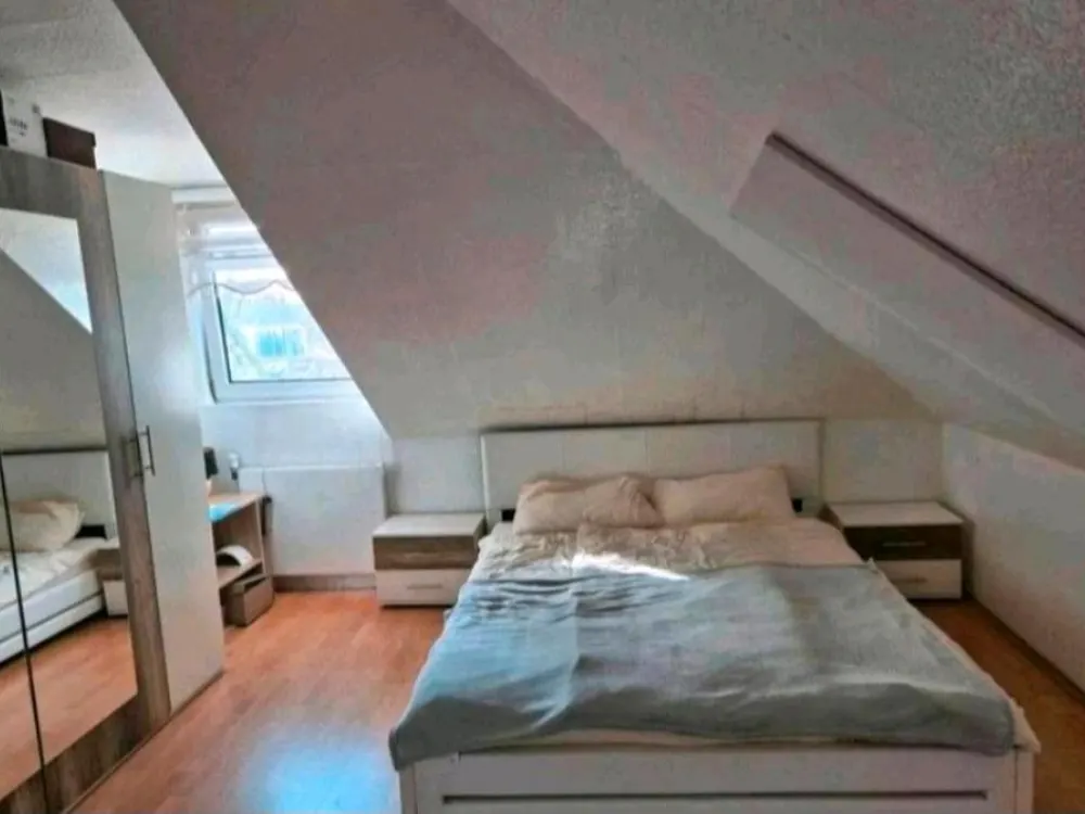 2-Zimmer Dachgeschosswohnung zum vermieten