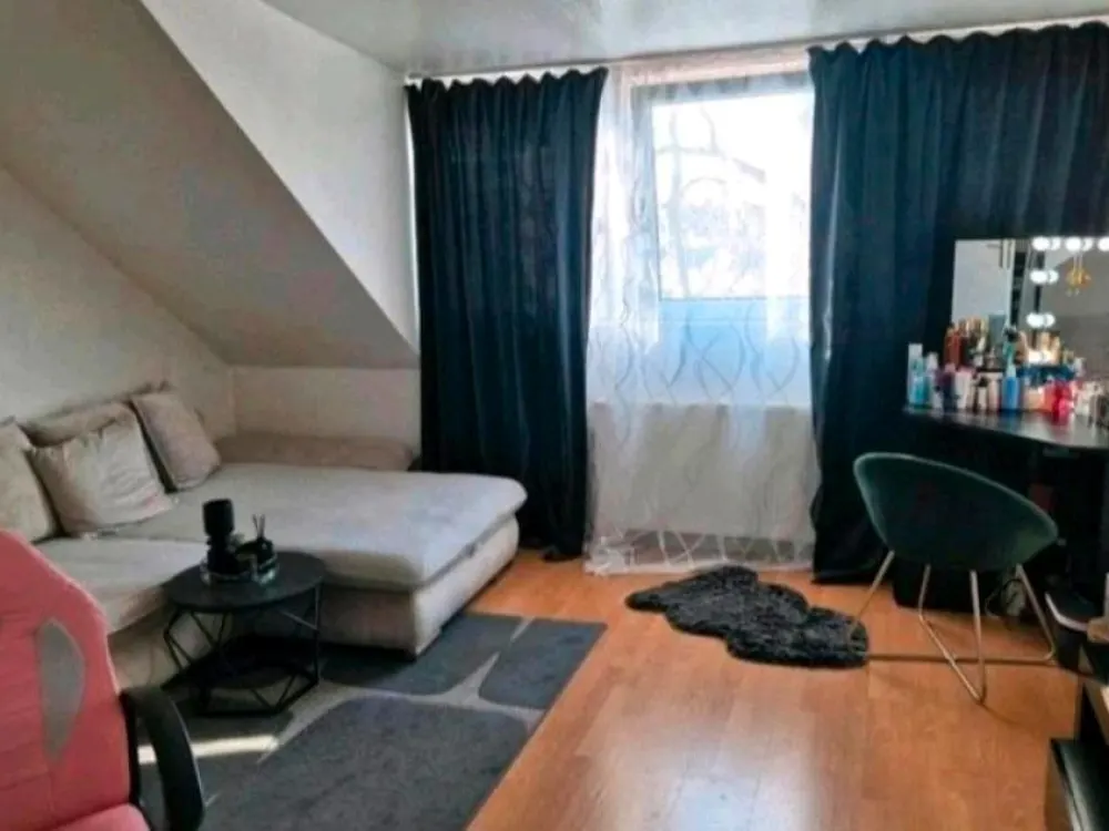 2-Zimmer Dachgeschosswohnung zum vermieten